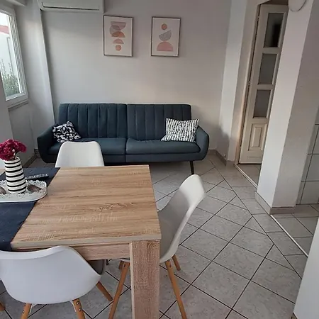 Apartamento 1 *